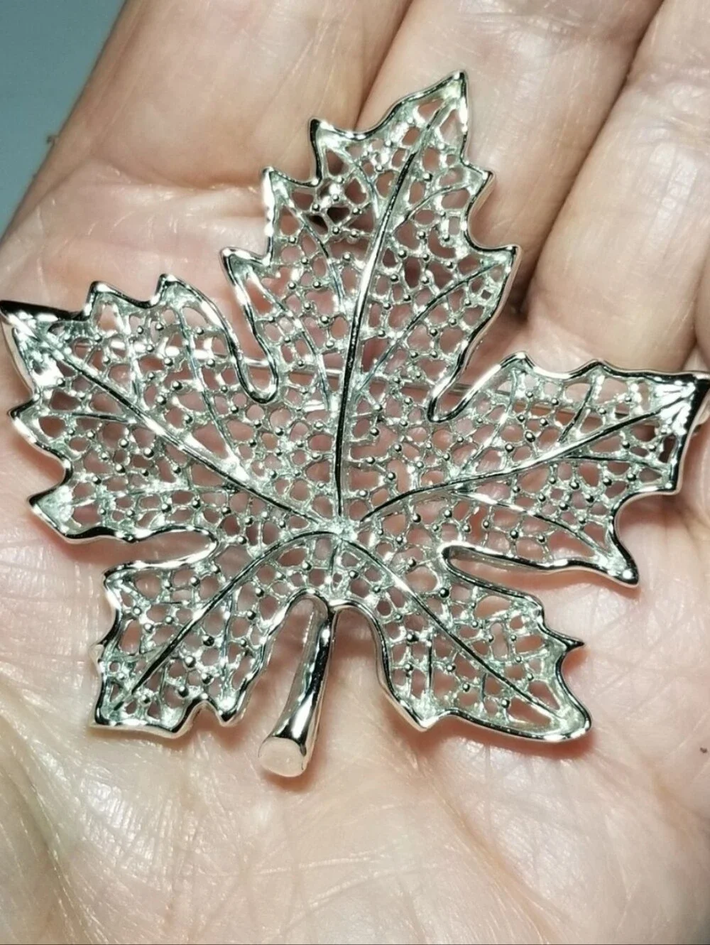 Vintage Sarah Coventry Summer Frost 1966 Silvertone Filigree Maple Leaf Brooch